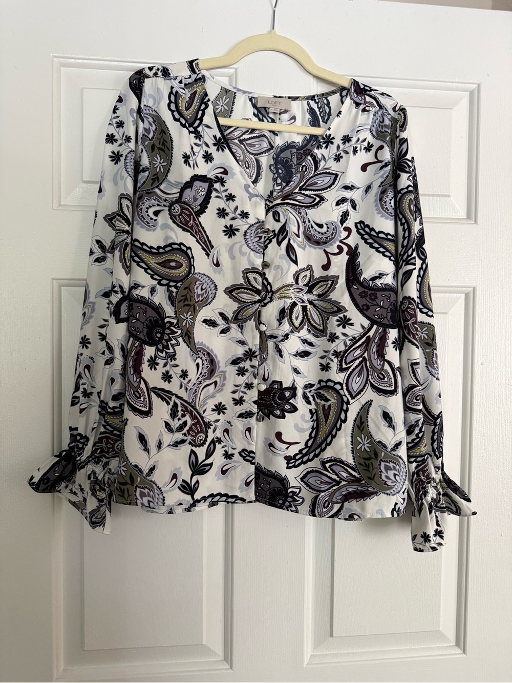 LOFT White Paisley Button-Front Blouse